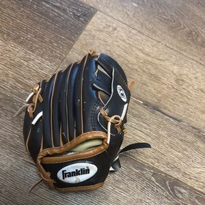 Franklin tee‎ ball glove